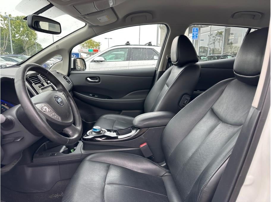 2016 Nissan LEAF SL Hatchback 4D