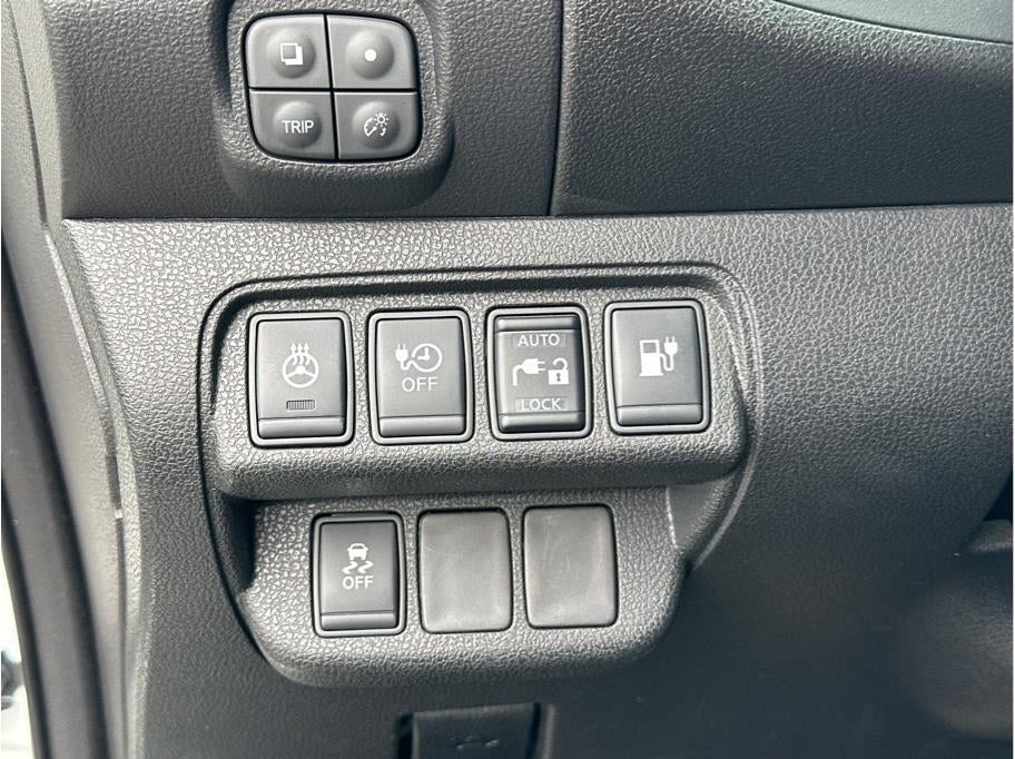 2016 Nissan LEAF SL Hatchback 4D