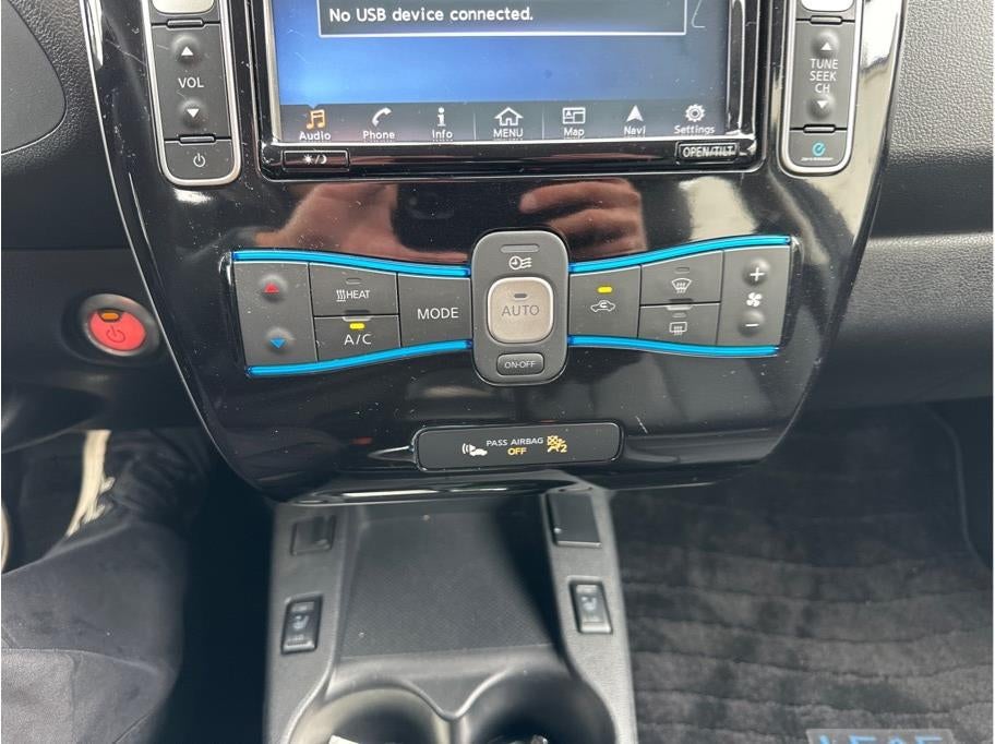 2016 Nissan LEAF SL Hatchback 4D
