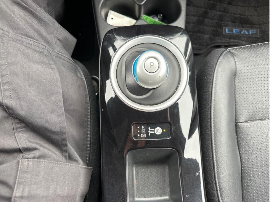 2016 Nissan LEAF SL Hatchback 4D