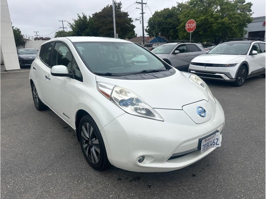 2016 Nissan LEAF SL Hatchback 4D