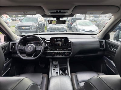 2024 Nissan Pathfinder SL Sport Utility 4D