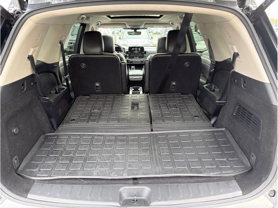 2024 Nissan Pathfinder SL Sport Utility 4D