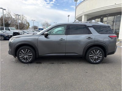 2024 Nissan Pathfinder SL Sport Utility 4D