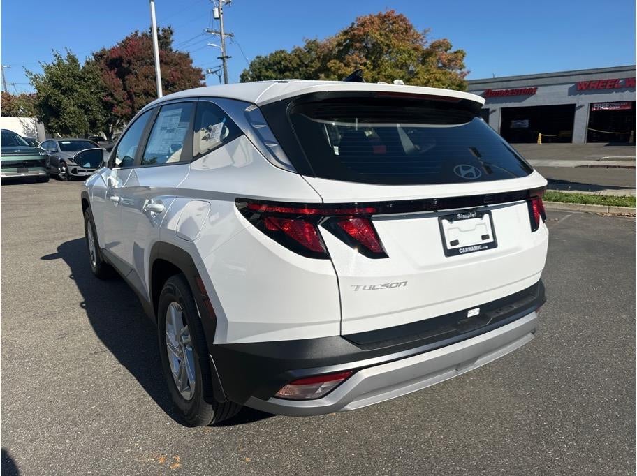 2026 Hyundai TUCSON SE FWD