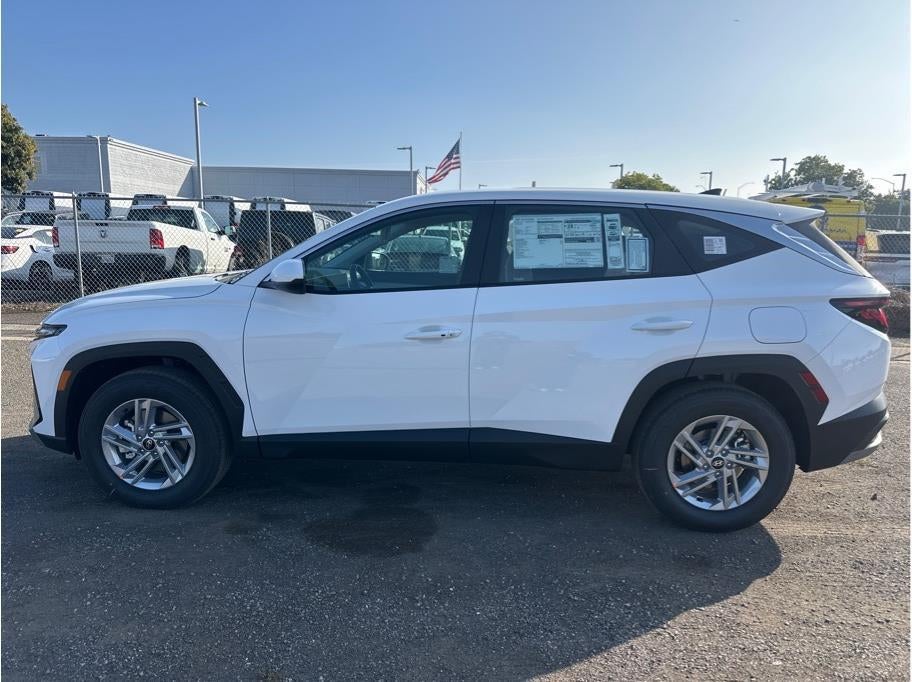 2026 Hyundai TUCSON SE FWD