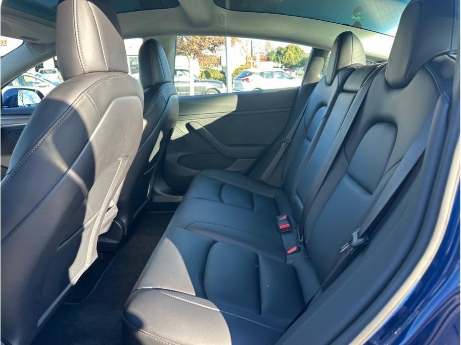 2022 Tesla Model 3 Long Range Sedan 4D