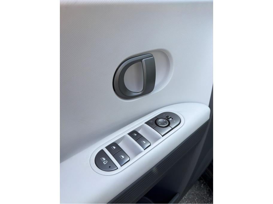 2026 Hyundai IONIQ 5 SE