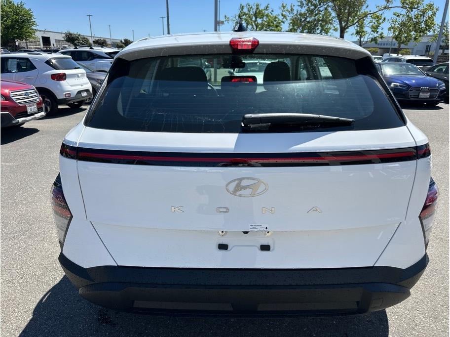 2026 Hyundai KONA SE FWD