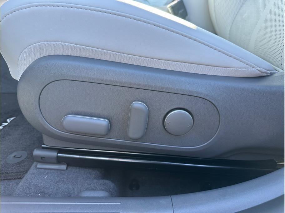 2026 Hyundai KONA SEL Premium FWD