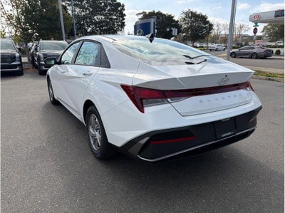 2026 Hyundai ELANTRA SE