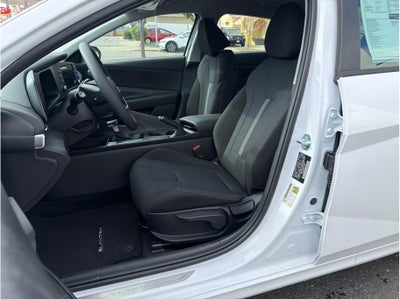 2026 Hyundai ELANTRA SE