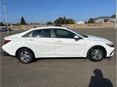 2026 Hyundai ELANTRA SE