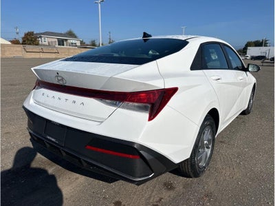 2026 Hyundai ELANTRA SE