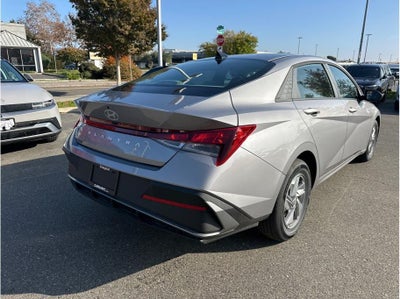 2026 Hyundai ELANTRA SE