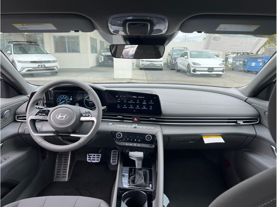 2025 Hyundai ELANTRA HEV SEL Sport
