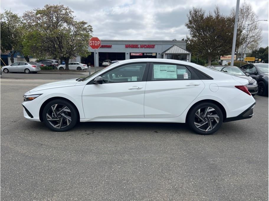 2025 Hyundai ELANTRA HEV SEL Sport