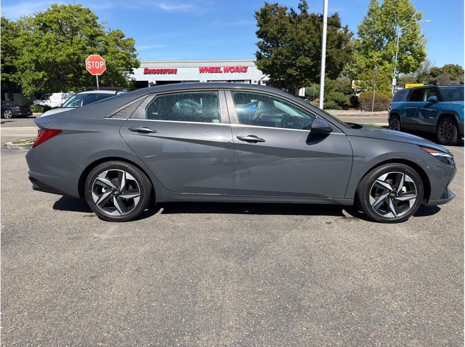 2023 Hyundai ELANTRA HYBRID Limited HEV Sedan 4D