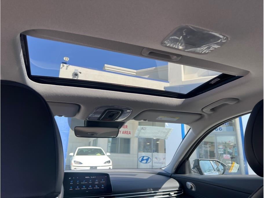 2025 Hyundai ELANTRA HEV Limited