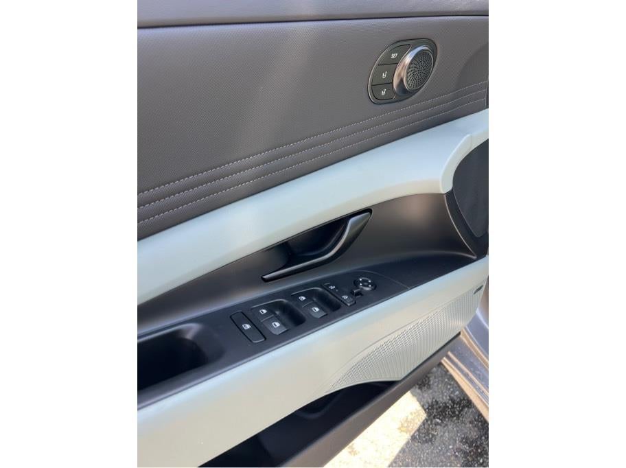 2025 Hyundai ELANTRA HEV Limited