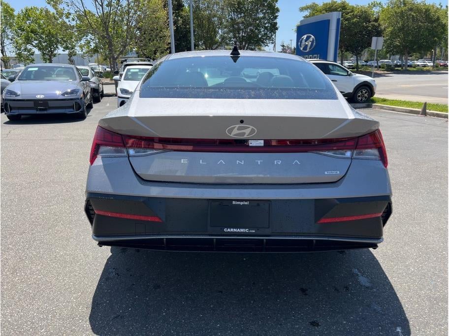 2025 Hyundai ELANTRA HEV Limited