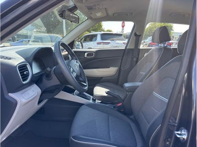 2024 Hyundai VENUE Limited Sport Utility 4D
