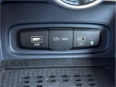 2024 Hyundai VENUE Limited Sport Utility 4D