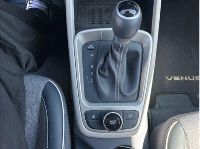 2024 Hyundai VENUE Limited Sport Utility 4D