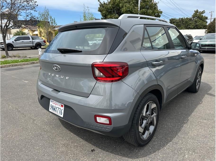 2023 Hyundai VENUE SEL Sport Utility 4D