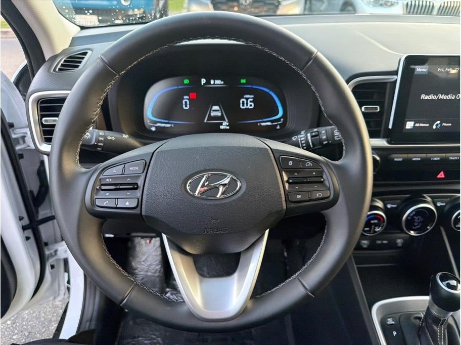 2025 Hyundai VENUE SEL Sport Utility 4D