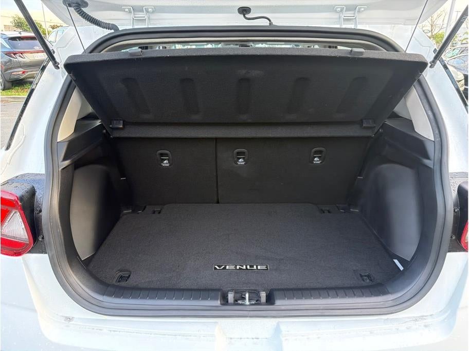 2025 Hyundai VENUE SEL Sport Utility 4D