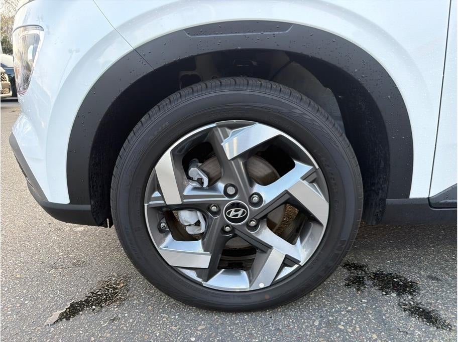 2025 Hyundai VENUE SEL Sport Utility 4D