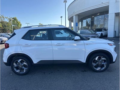 2025 Hyundai VENUE SEL Sport Utility 4D