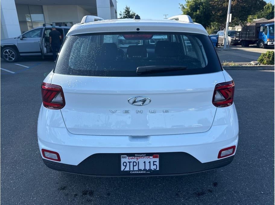 2025 Hyundai VENUE SEL Sport Utility 4D